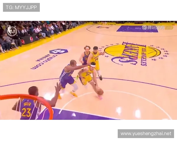 [NBA]里夫斯上篮不进 詹姆斯跟进打成并加罚.